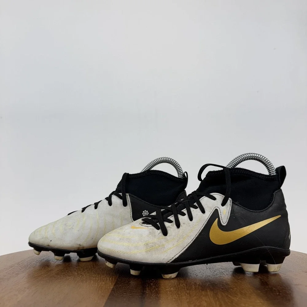 Big Kids Nike Phantom Luna 2 Club MG GS Mad Ready Pack Soccer Shoes Size 1 Y GUC